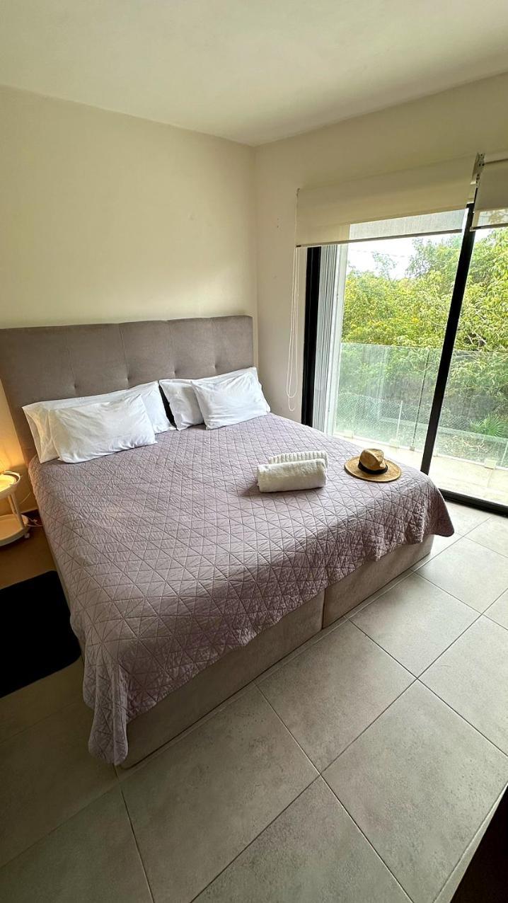 Amplio Rodeado De Naturaleza En Apartamento
